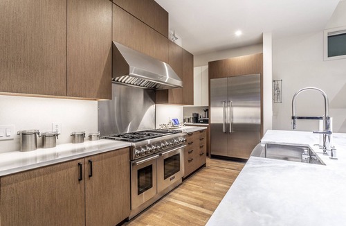 Lavista Park House | Ultra Modern Home With A Pool