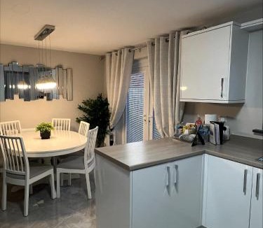 Durham House | Ultra Modern large 4 bed executive home Durham