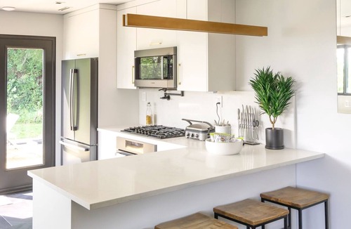 Middle Hope House | Ultra Modern Private Oasis with River Views and Full Gym