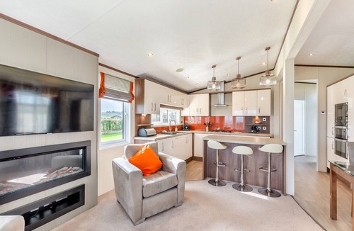 Penrith Ski Chalet | Ultra spacious luxurious lodge.