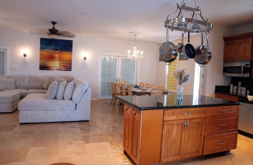 Tampa House | UltraLuxury Stays Sleeps 22 Tampa FL