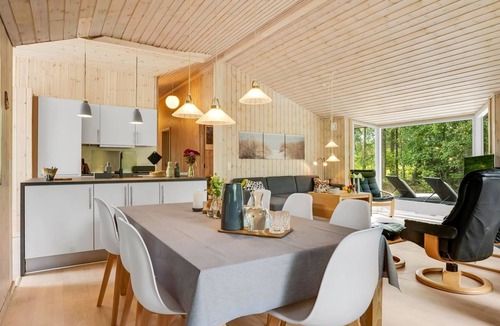 Hou House | "Uma" - from the sea by Interhome