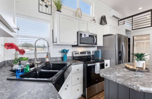 Fredericksburg House | Uma Retreat | Sleeps 7 | Resort Views