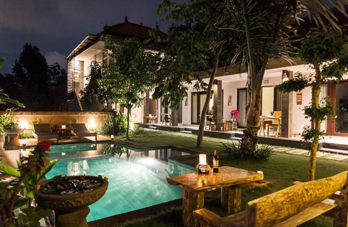 Tumbak Bayuh House | Umah Tikari Guesthouse