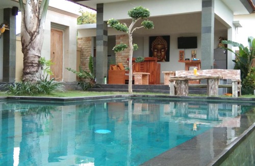 Tumbak Bayuh House | Umah Tikari Guesthouse