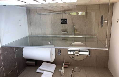 Les Mesneux House | UMAMI Deluxe Room