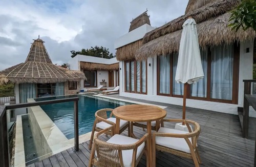 Rua Villa | Umarato Villa Sumba - 4 Bedroom Private Villa with Infinity Pool
