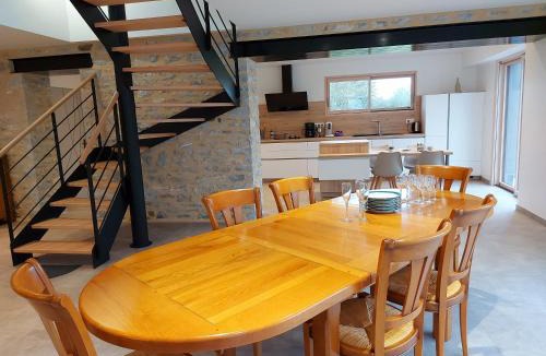 Saint-Pierre-la-Cour House | Un air de campagne