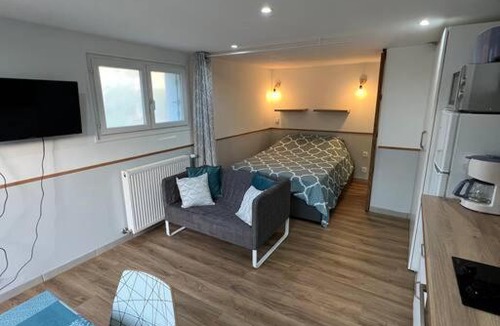 Francueil Apartment | Un air de détente Charmant studio indépendant avec courette