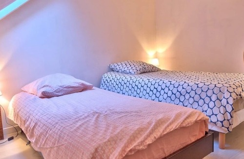 Bonsecours Apartment | Un Appart A Rouen - T3 quiet CHU free Parking