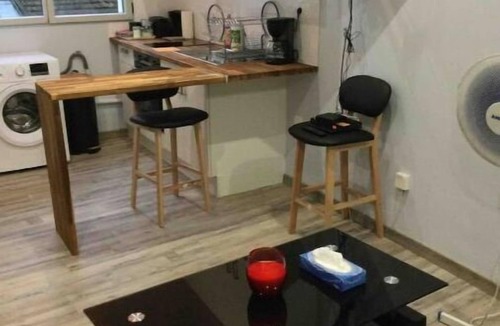 Asnieres-sur-Seine Apartment | Un Appartement Dans une Dépendance Composé de Deux Appartements