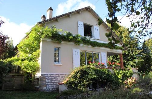 Thomery Apartment | Un Balcon en Forêt