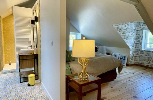 Saint-Martin-aux-Buneaux House | Un bar de Pêcheurs Transformé en Maison Déco