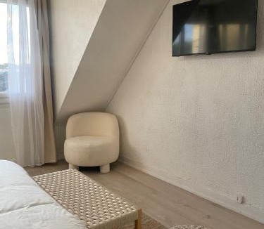 Mondeville Apartment | Un cocon où le temps s arrête