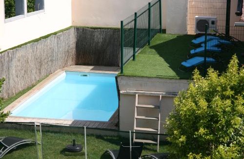 Cologne House | Un Coin de Paradis