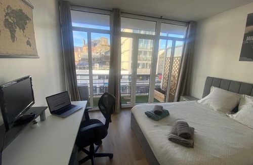 Cherbourg-en-Cotentin Apartment | Un extérieur en ville