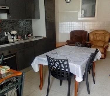 Aulnoye-Aymeries Apartment | Un moment d'évasion