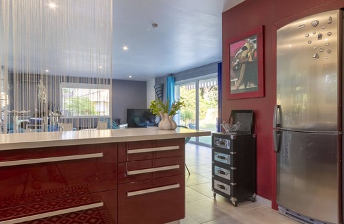 Chateaurenard House | Un petit coin de paradis by Interhome