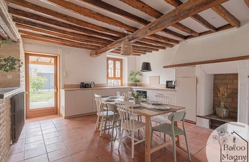 Magny-le-Hongre Apartment | Un Rêve Bleu d'Aladin - Stopover at Disneyland Paris