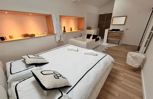 Le May-sur-Evre Apartment | Un toit pour 2