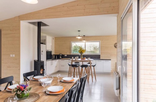 Trepied House | Una Familia - Feuillie