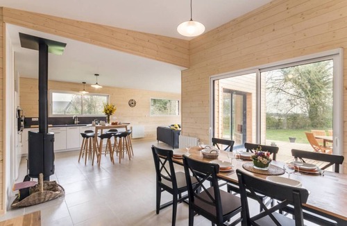 Trepied House | Una Familia - Feuillie