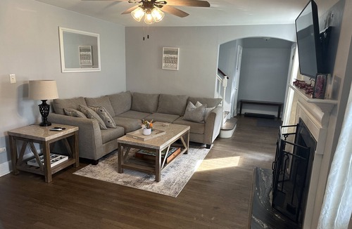 Warren House | UNAVAILABLE