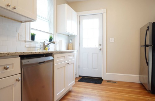 Off Broadway House | ★ Unbeatable Location | 3 Bedrooms | 3 Full Baths ★