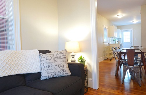 Off Broadway House | ★ Unbeatable Location | 3 Bedrooms | 3 Full Baths ★