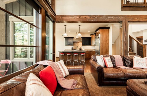 North Park City House | Unbeatable Location, Hot Tub, Luxury Townhome Park City Silver Star Ultimate! Ski In- Out!