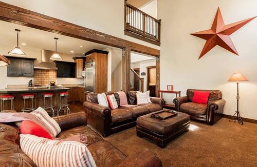 North Park City House | Unbeatable Location, Hot Tub, Luxury Townhome Park City Silver Star Ultimate! Ski In- Out!
