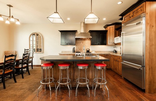 North Park City House | Unbeatable Location, Hot Tub, Luxury Townhome Park City Silver Star Ultimate! Ski In- Out!