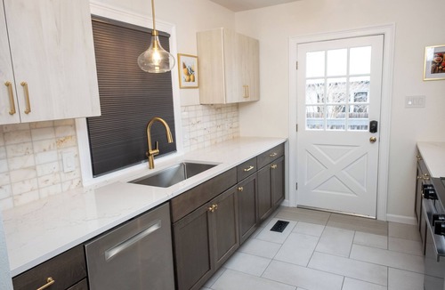 Speer Apartment | Unbeatable Location - Utilities included!
