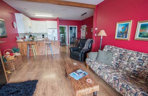 Granbury Ski Chalet | Unbelievable Views, Perfect Location and Great Fun Lake House