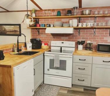 Spring Grove House | Uncle Bill's Lodge & Soccer Pool Showdown