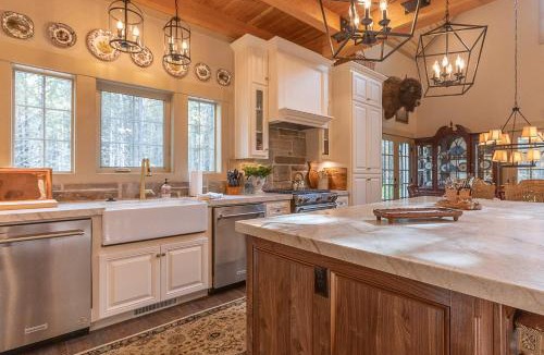 Island Park House | Uncle Chris' Cabin