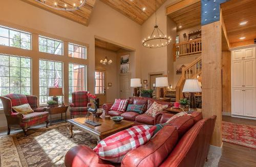 Island Park House | Uncle Chris' Cabin