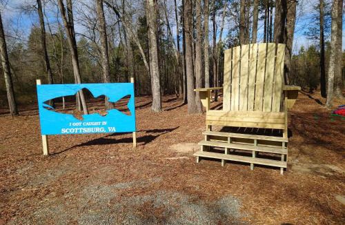 Scottsburg House | Uncle Nelson's Woodland Hideaway! Scottsburg, VA