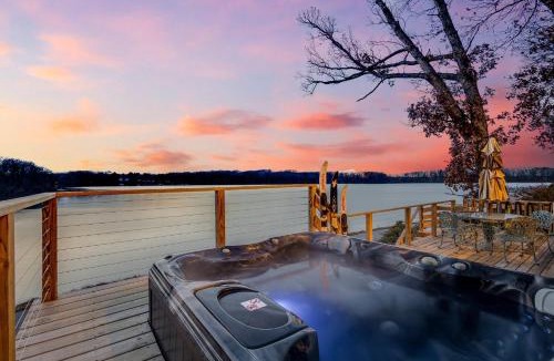 La Porte House | UncleLarry's Lake Place, Sleeps 10 & Hot Tub