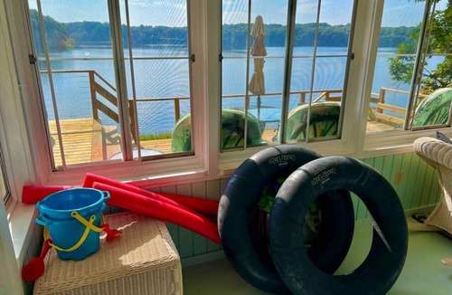 La Porte House | UncleLarry's LakePlace, Hot Tub