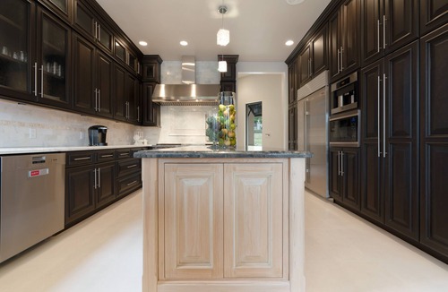 Dallas House | Uncommon Grounds Estate