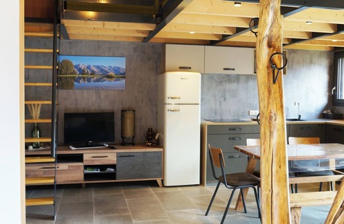 Thones Apartment | Undeizojcoij