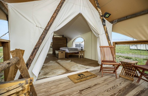 Livingston Cabin | Under Canvas North Yellowstone