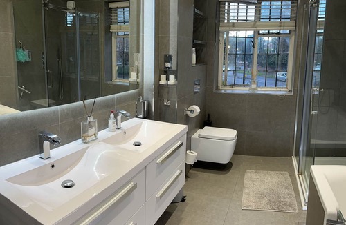 Thornton Apartment | Under the Influence Annex Sleeps 4