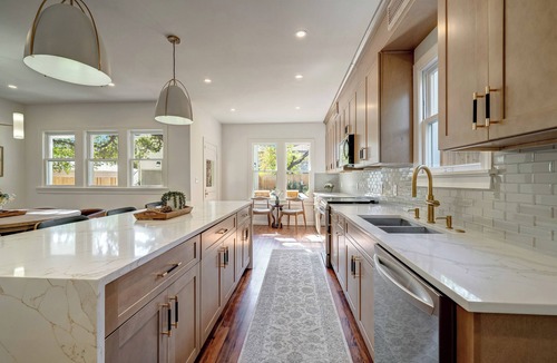 Monte Vista House | Under the Oak: A timeless retreat w/modern luxury