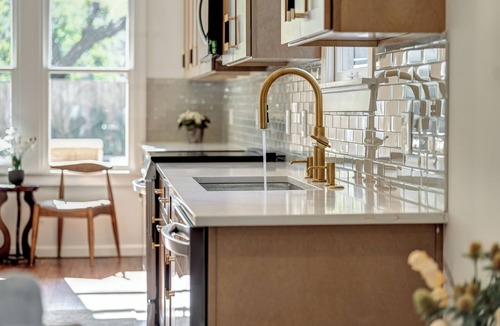 Monte Vista House | Under the Oak: A timeless retreat w/modern luxury