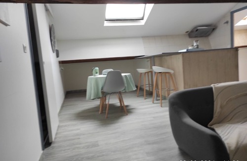 Le Bourg Apartment | Under the roof