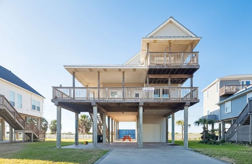 Spanish Grant House | Under The Sea | Partial Beach Views