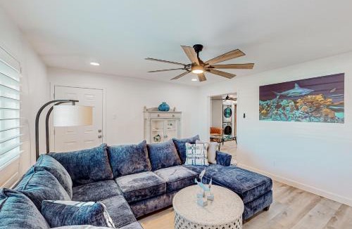 Del Mar Apartment | Under the Sea