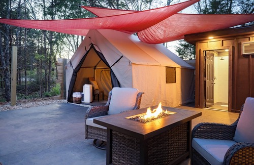 Branson House | Under the Stars at The Hideout